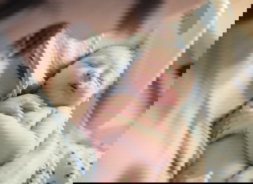 เด็กทารก เด็กอ่อน คลอดธรรมชาติ