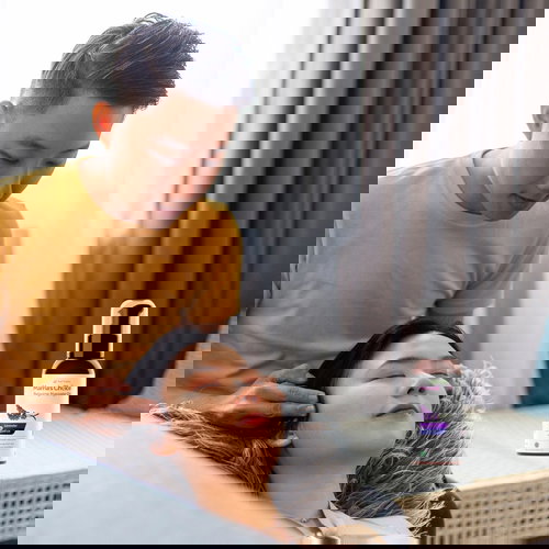 นวดกับ นำ้มันนวดจาก Mama's Choice