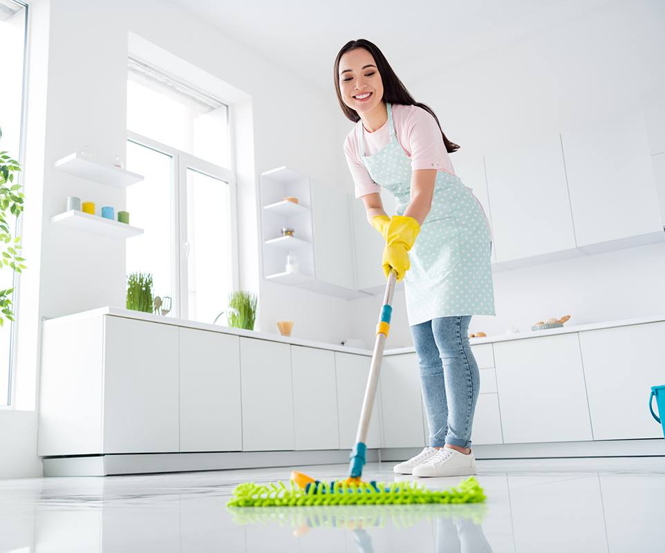 How To Choose The Best Floor Cleaner for Your Crawling Baby