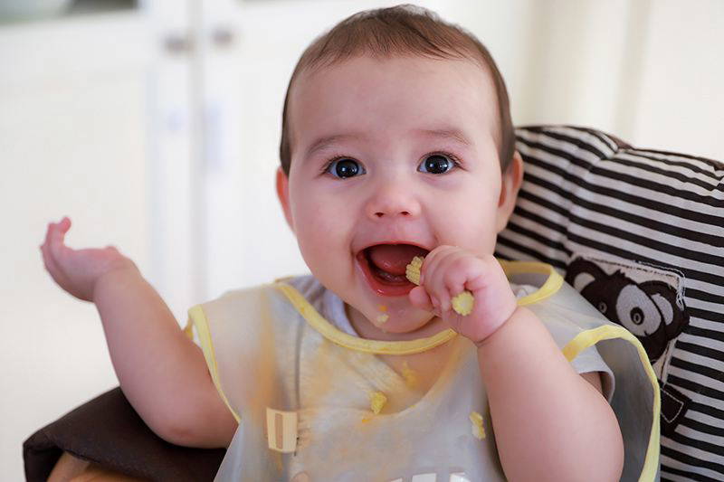 How to Start Baby-Led Weaning: 4 Things To Remember