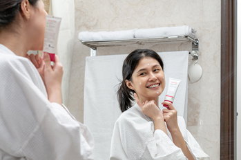 Pregnancy skin care tip | Use a moisturizer and sunscreen