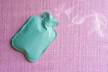 How-to-clear-up-clogged-milk-ducts---use-warm-compress