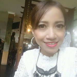 Intan Setiari profile icon