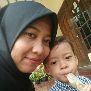 risa rahmania profile icon