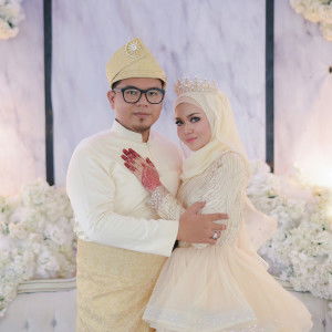 Azie Dm profile icon