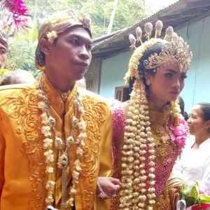 Esty Surya profile icon