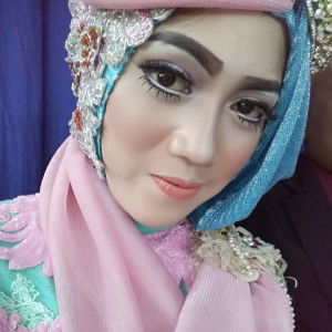 Devi Wahyusari profile icon