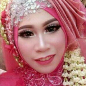 Ratna Juliani profile icon