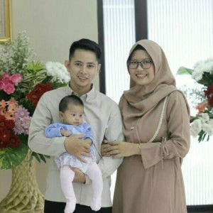 Riza Khoirunnisa profile icon