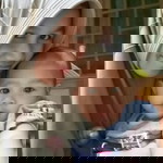 desi atriani profile icon