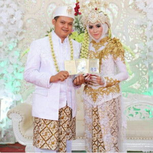 Fitri Nur Andriani profile icon