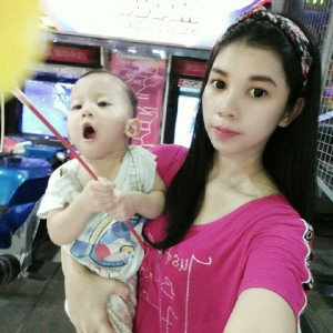 huri dewi ratna sari profile icon