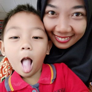 elok fajar fitria profile icon