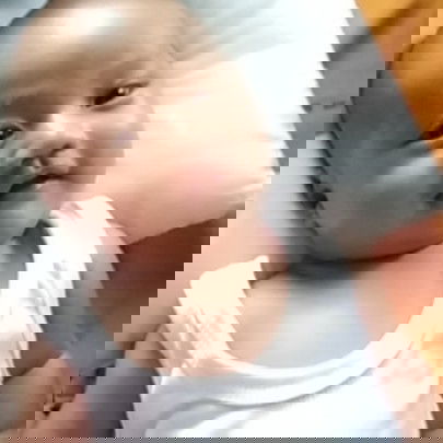 bun anak sy usia 2bln 16 hr..tp ko sdh molai bljar tengkurep...kira"bahaya apa tidak ya...dia badan nya gembul tp aktif gerakan nya..