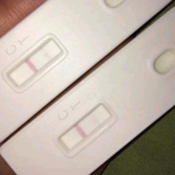 hillo po tanong ko lang po my nagkaroon ako ng period nong February 13 eh mag to month na po hindi ako nagkaroon ng period pero nag nag pranancy test ako dalawang guhit pero malabo