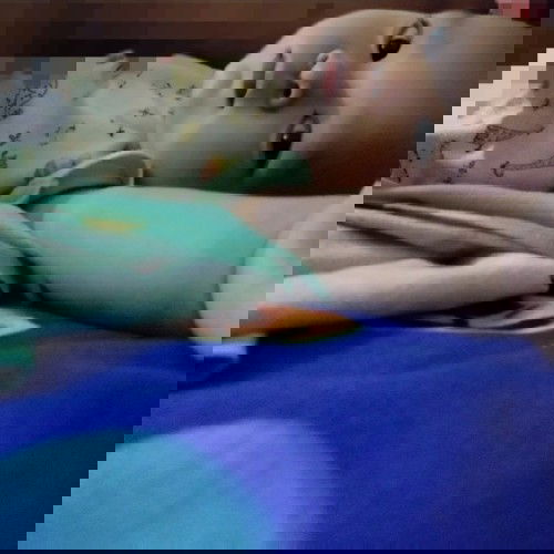 bab warna hijau dan encer