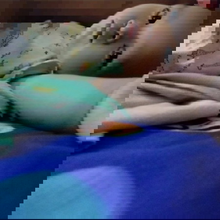 bab warna hijau dan encer