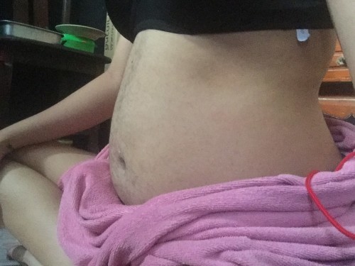 กำหนดคลอดเดือนตุลา น้องเริ่มดิ้นดุ้กดิ้กกันรึยังคะ