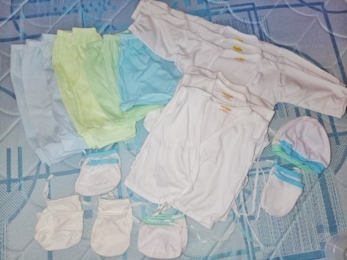 PRELOVED NEWBORN CLOTHES