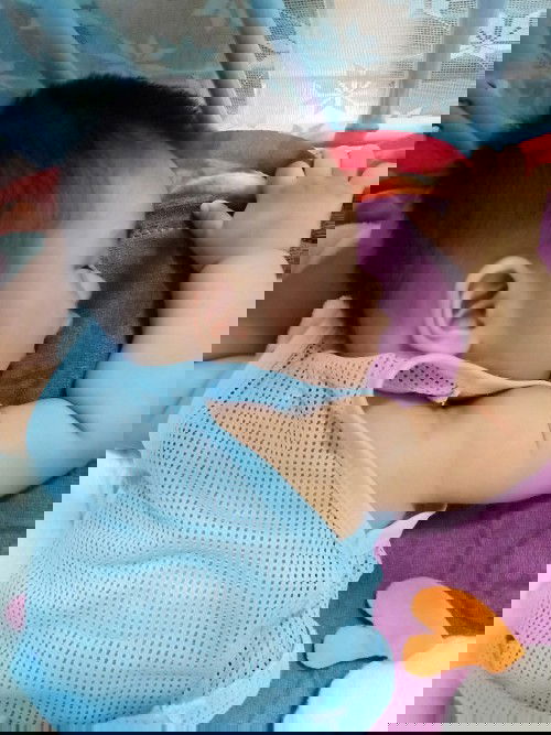 ลูกชาย 6 เดือน เป็นไข้ออกผื่น (ส่าไข้)