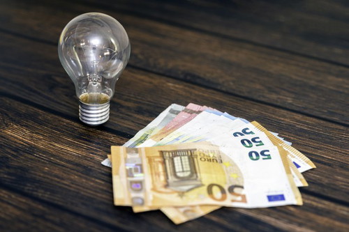 Parents biasanya beli token atau bayar tagihan listrik di mana?