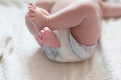 Apa yang bunda lakukan saat bayi ruam popok?