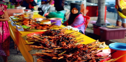 Anda lebih banyak memasak sendiri atau beli di bazaar sepanjang Ramadhan?
