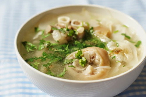 Món canh nào mẹ thích ăn nhất để có nhiều sữa sau khi sinh bé?