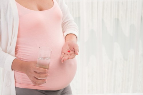 Should expecting mums take prenatal vitamins?