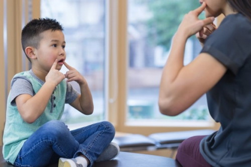 Should you send your child to a speech therapist if he/she lisps?