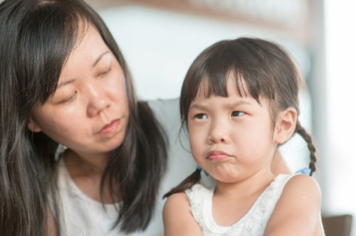 Mẹ sẽ làm gì nếu con nhất quyết không chịu ngủ