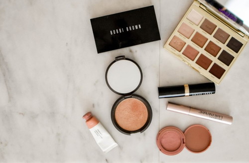 Berapa banyak anda laburkan duit untuk barang kosmetik dalam sebulan?