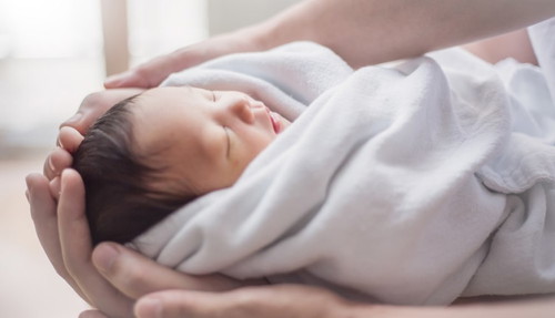 "Sering makan kacang hijau saat hamil bikin rambut bayi lebat." Mitos atau fakta?