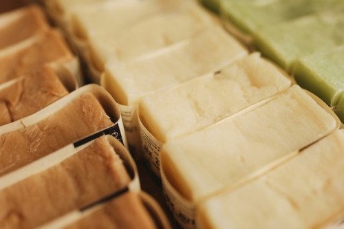 Moms, anong masasabi niyo sa shampoo bar at bamboo toothpaste?