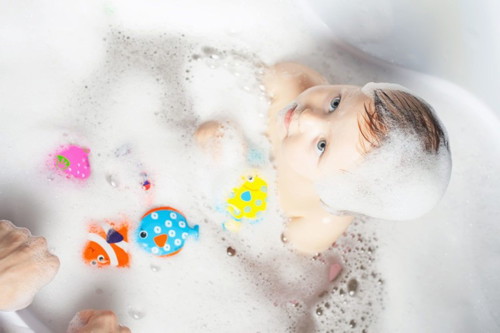 Ibu-ibu selalu tak teliti kandungan produk mandian bayi?