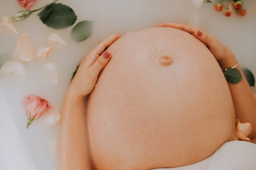 Kapag kinamot mo ba ang tiyan mo habang buntis, mas dadami ang "kamot" o stretch marks mo?