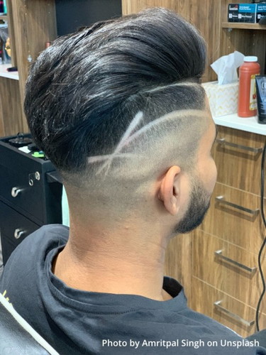 Ngayong walang barbero, pinagkakatiwalaan mo ba ang misis mo na gupitin ang buhok mo?
