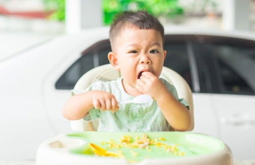 Untuk ibu yang ada anak berumur 6 bulan, berapa kalu anda beri makan makanan pejal dalam sehari?