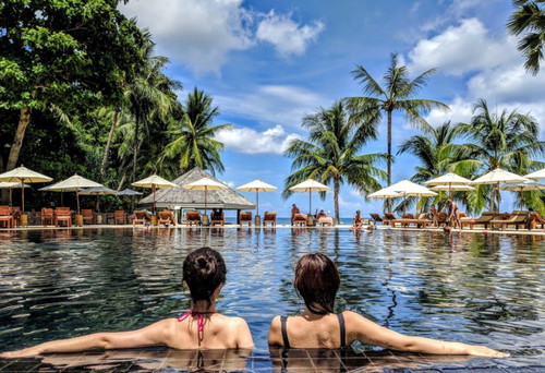 Are you still having short vacation with your friends after getting married?