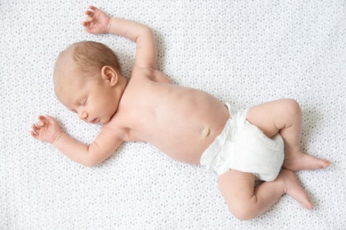 Hanggang kailan mo balak pagsuotin ng disposable diaper si baby?