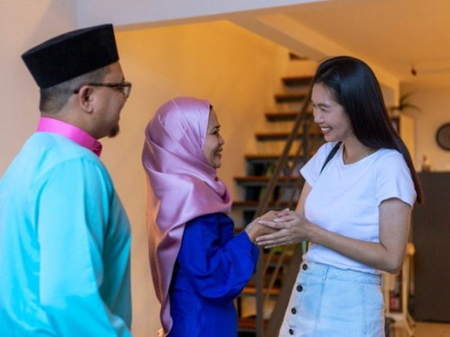 Have you visited a muslim friend or colleague's house, during Hari Raya?