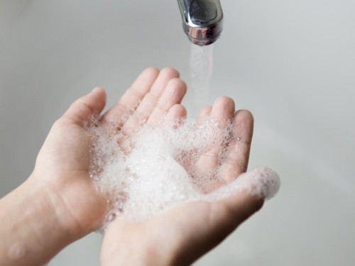 Anong klase ng sabon ang gamit mo panghugas ng kamay?