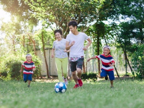 Which type of sports do you engage in with your family?