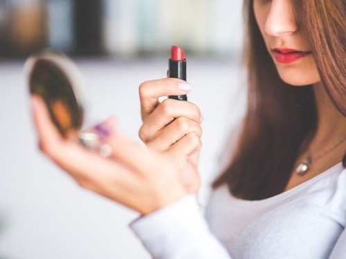 Do you always apply lipstick when you go out? Comment your favourite shade of lipstick.