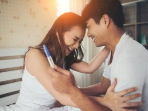 How did your husband react after he found that you were expecting? <a href='/feed/hash/pregnancy'>#pregnancy</a>