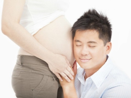 Who was the first person to find out about your pregnancy? <a href='/feed/hash/pregnancy'>#pregnancy</a>
