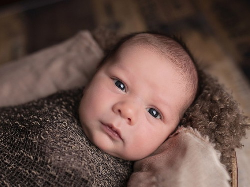 My child has the same colour eyes as …