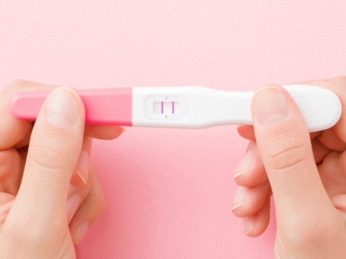 How many lines appear on a positive pregnancy test?