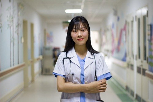 Ano mas gusto mo? Doktor o Doktora?