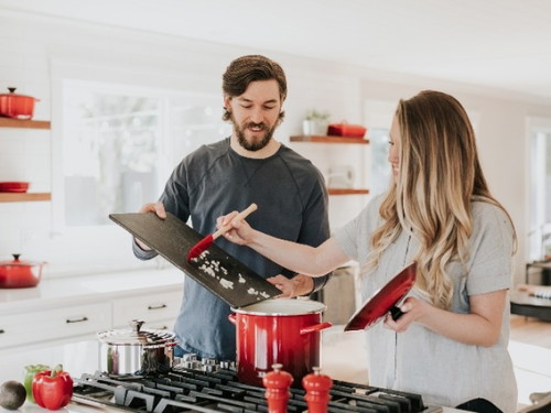 Does your partner know how to cook?